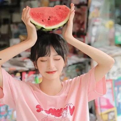 女孩真人吃瓜头像